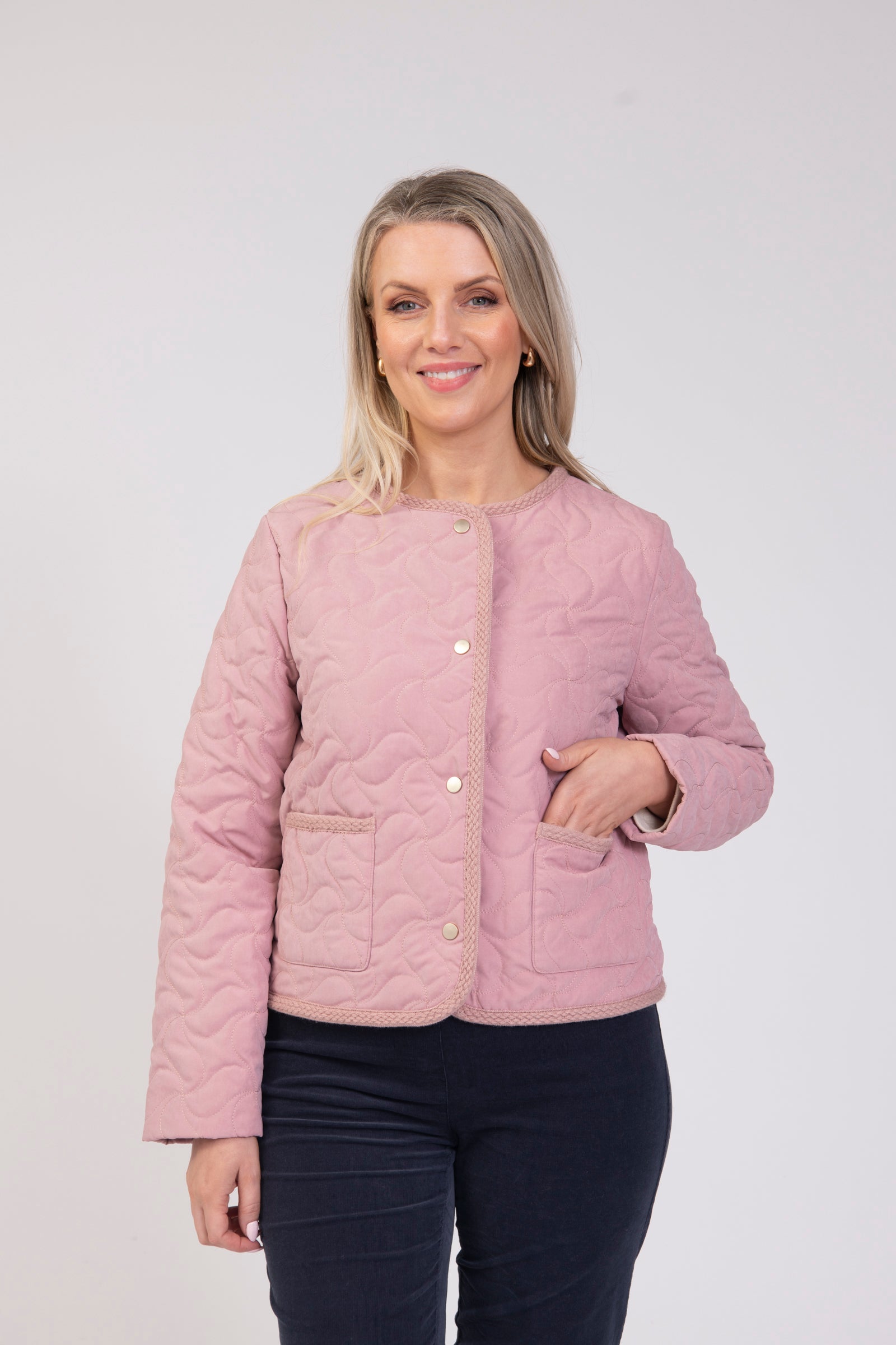 32026-011_FRONT_3cab4aee-2a1e-4b3e-b5f4-ddb462e16563.jpg Jessica Graaf Quilted Jacket – Pink - Image 3